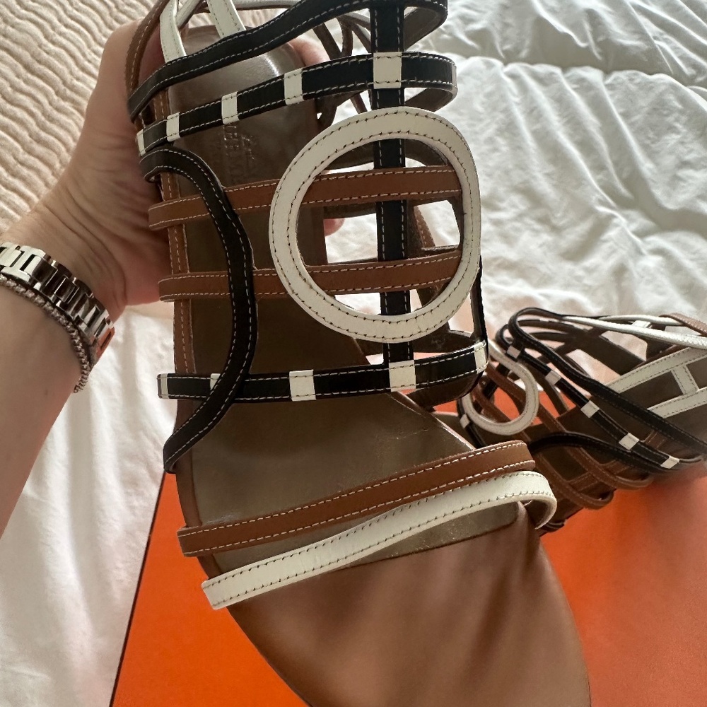 NEW Hermes heeled sandals